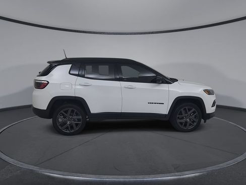 Used 2026 Jeep Compass Limited w/ Sun, Sound & Navigation Group AWD/4WD image 18