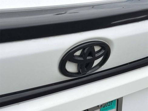 Used 2020 Toyota Corolla SE image 6