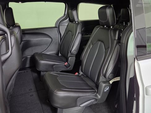 New 2026 Chrysler Pacifica Select image 28
