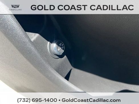 Certified 2024 Cadillac XT4 Luxury w/ Cold Weather Package FWD image 17