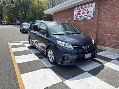 Used 2018 Toyota Sienna LE