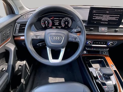 Used 2023 Audi Q5 2.0T Premium Plus w/ Premium Plus Package AWD/4WD image 6