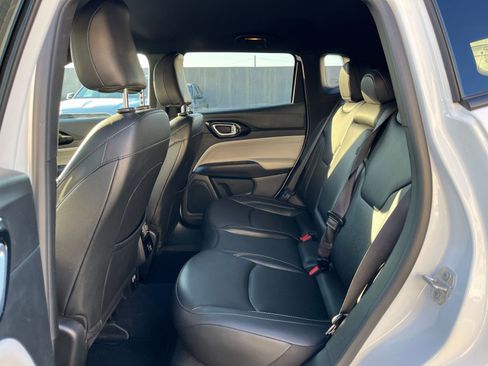 Used 2025 Jeep Compass Limited image 27