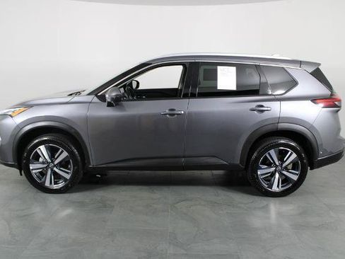 Certified 2026 Nissan Rogue SL FWD image 11