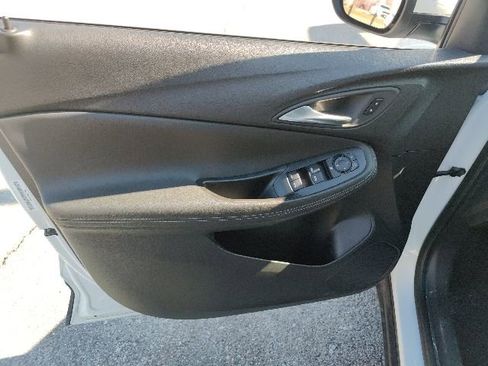 Used 2025 Buick Encore GX Preferred image 17