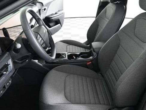 New 2025 Kia K4 EX FWD image 22