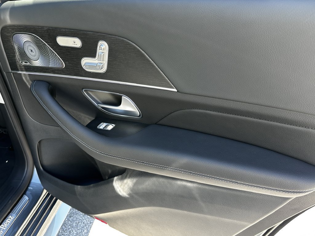 New 2026 Mercedes-Benz GLS 450 4MATIC image 19