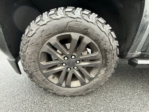 Used 2017 GMC Canyon SLE w/ Nightfall Edition image 10