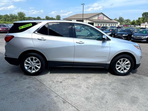 Used 2020 Chevrolet Equinox LT w/ Driver Convenience Package image 4