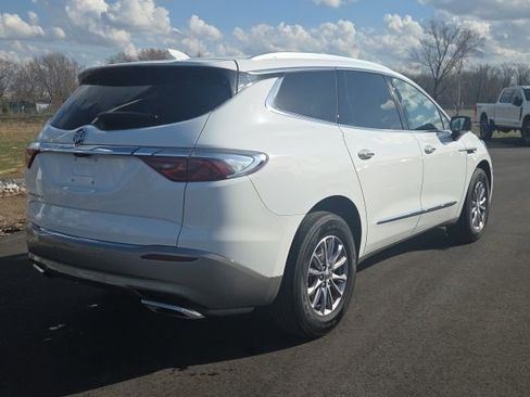 Used 2024 Buick Enclave Premium FWD image 3