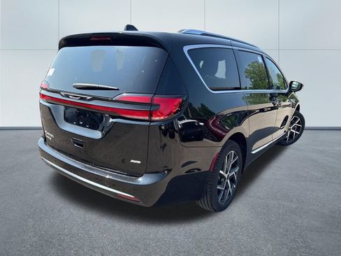 New 2027 Chrysler Pacifica Pinnacle AWD/4WD image 4