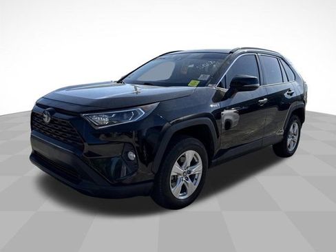 Used 2021 Toyota RAV4 XLE w/ Convenience Package image 1