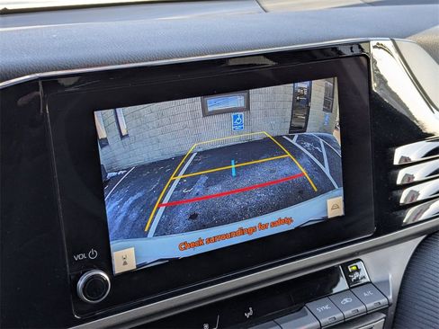 Used 2025 Toyota Camry SE image 24