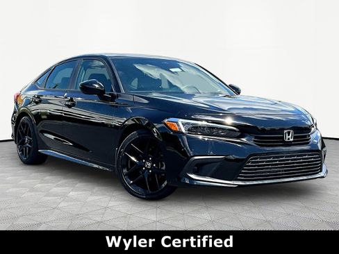 Used 2023 Honda Civic Sport image 3