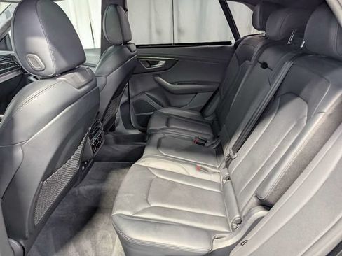 Used 2022 Audi Q8 Prestige w/ Prestige Package AWD/4WD image 9