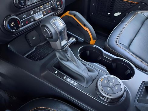 Used 2024 Ford Bronco Badlands image 23