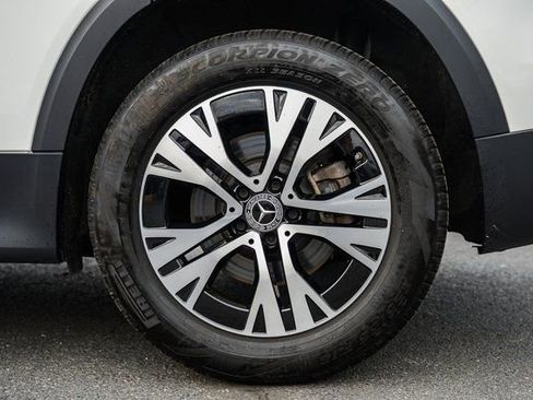 Certified 2024 Mercedes-Benz GLB 250 4MATIC w/ Winter Heating Package image 19