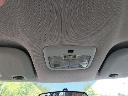 Used 2016 Toyota Corolla LE FWD image 29