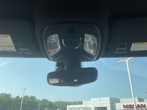 Used 2025 Jeep Compass Limited AWD/4WD image 14