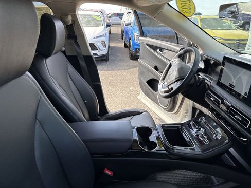 Used 2023 Lincoln Nautilus FWD w/ Premium Package image 13