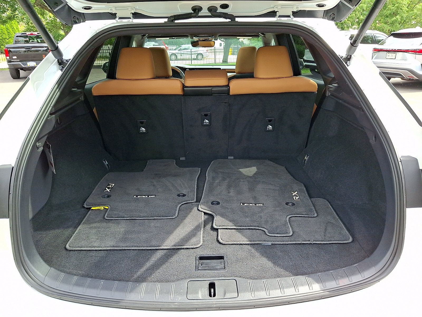 Certified 2025 Lexus RX 350 Premium w/ Accessory Package AWD/4WD image 28