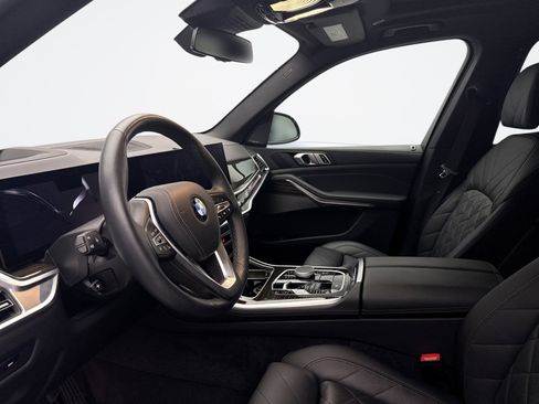 Used 2025 BMW X5 xDrive40i w/ Climate Comfort Package AWD/4WD image 9