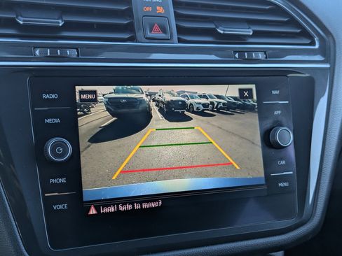 Used 2019 Volkswagen Tiguan SE image 30