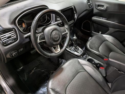 Used 2018 Jeep Compass Latitude w/ Popular Equipment Group image 9