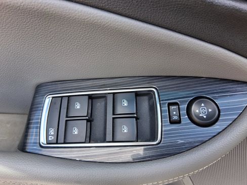 Used 2017 Chevrolet Impala LT FWD image 12