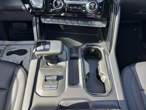 Used 2025 GMC Sierra 1500 AT4 w/ AT4 Preferred Package image 6