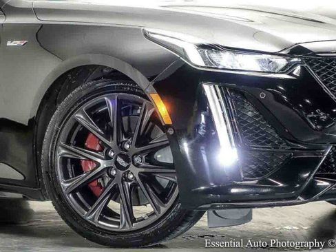 Used 2021 Cadillac CT5 V RWD image 3