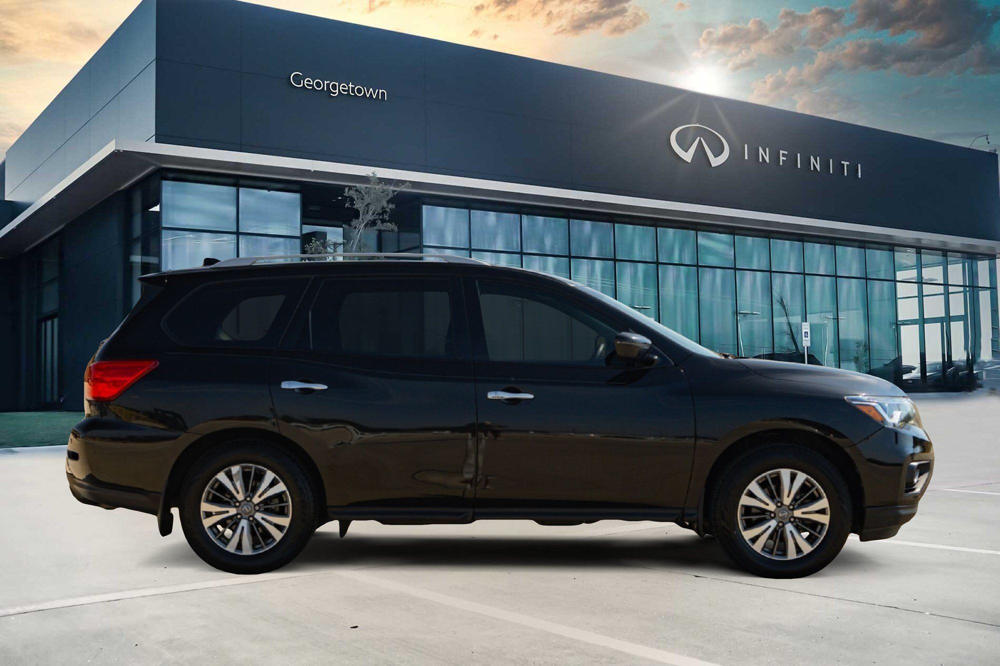 Used 2020 Nissan Pathfinder SV FWD image 4