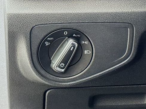 Used 2023 Volkswagen Atlas Cross Sport SE image 11