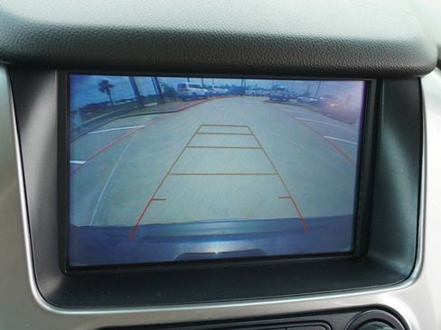 Used 2018 Chevrolet Tahoe Premier RWD image 16