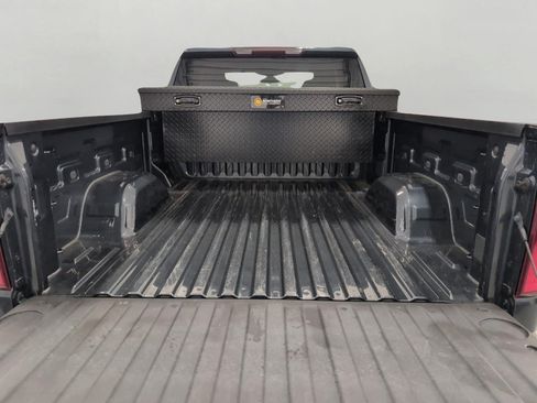 Used 2019 Chevrolet Silverado 1500 Custom Trail Boss w/ Custom Convenience Package AWD/4WD image 15