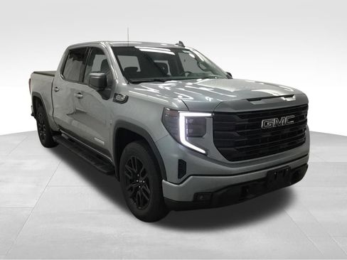 Used 2023 GMC Sierra 1500 Elevation w/ LPO, Elevation Black Package AWD/4WD image 3