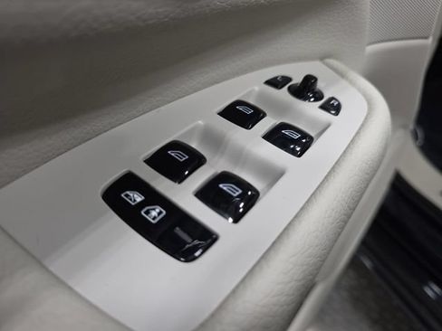 Used 2019 Volvo XC90 T5 Momentum w/ Multimedia Package AWD/4WD image 26