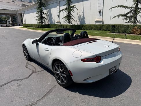 Used 2018 MAZDA MX-5 Miata Grand Touring RWD image 9