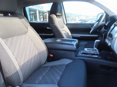 Used 2018 Toyota Tundra SR5 image 30