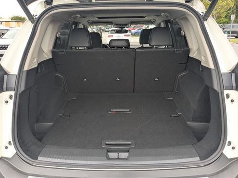 Used 2023 Nissan Rogue Platinum w/ Platinum Premium Package FWD image 12