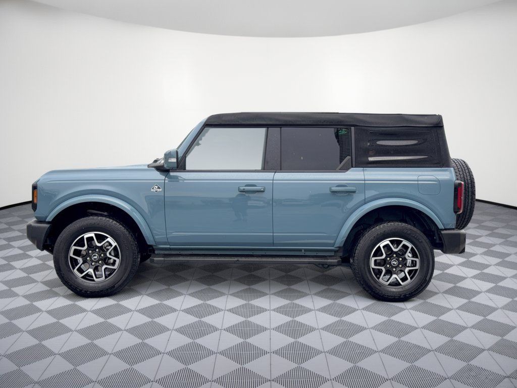 Used 2023 Ford Bronco Outer Banks AWD/4WD image 2