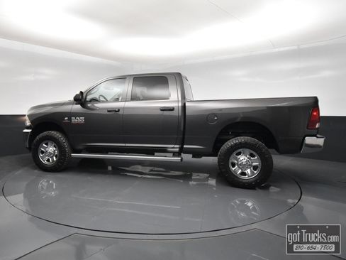 Used 2018 RAM 2500 Tradesman w/ Chrome Appearance Group AWD/4WD image 3