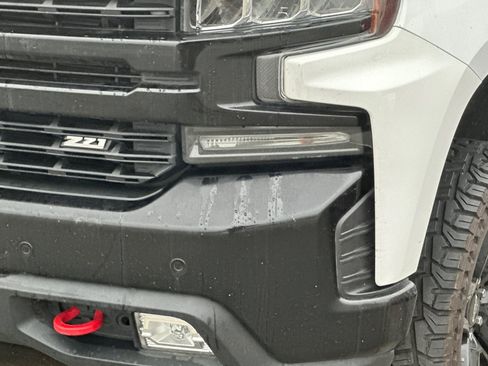 Used 2019 Chevrolet Silverado 1500 LT Trail Boss image 10