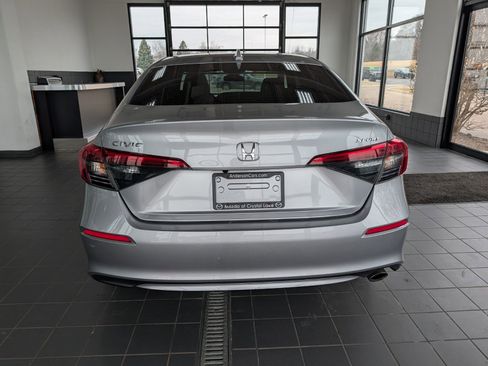 Used 2023 Honda Civic Sport image 3