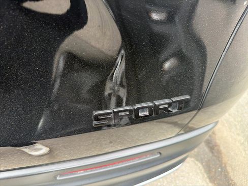 Used 2025 Honda HR-V Sport image 9
