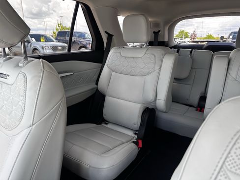Certified 2025 Ford Explorer Platinum w/ Ultimate Package AWD/4WD image 12