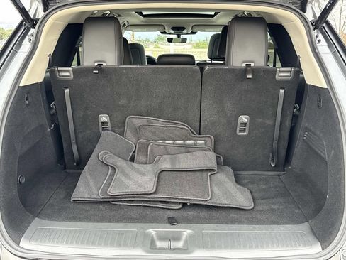 Certified 2025 INFINITI QX60 Luxe image 6