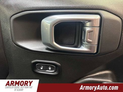 Used 2024 Jeep Wrangler Willys image 31