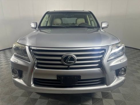 Used 2013 Lexus LX 570 4WD image 2