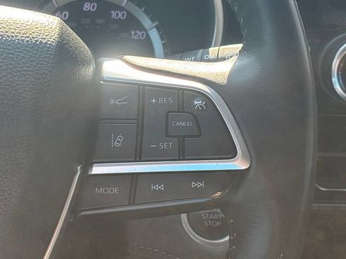Used 2024 Toyota Highlander XSE FWD image 24